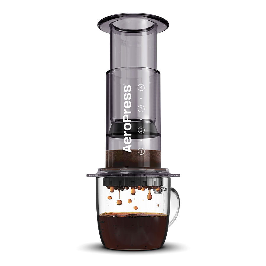 AeroPress Clear Kaffeebereiter Clear Black mit Tasse