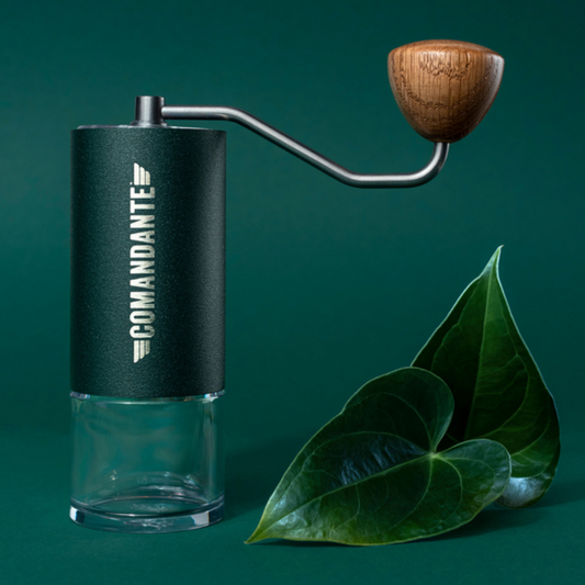 Comandante C40 MK4 Handkaffeemühle Racing Green