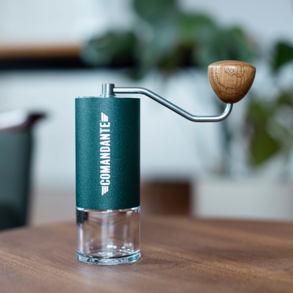 Comandante C40 MK4 Handkaffeemühle Racing Green