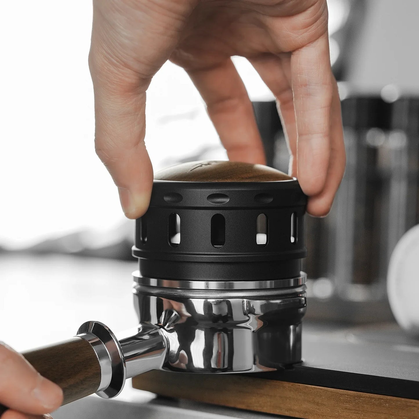 MHW-3BOMBER Falcon Gravity Kaffee Distributor 58,35 mm auf portafilter